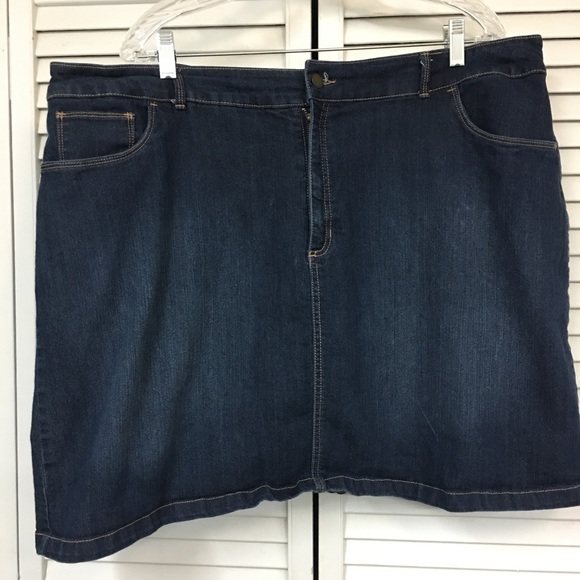 light blue denim jacket outfit men